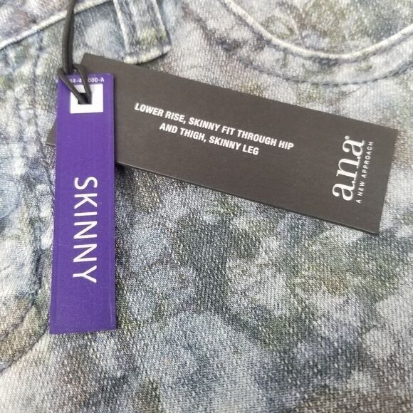 NWT. ana Skinny Fliral Print Denim. Size 27/4. - Picture 6 of 16